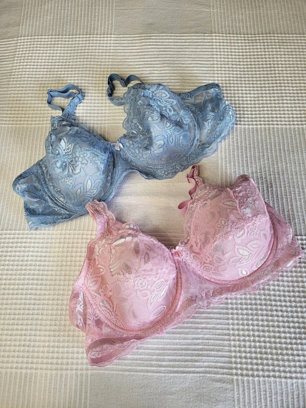 Set of 2 Cotton Blend Sheer Lace Overlay Underwire Bras - Like New - Size M/L